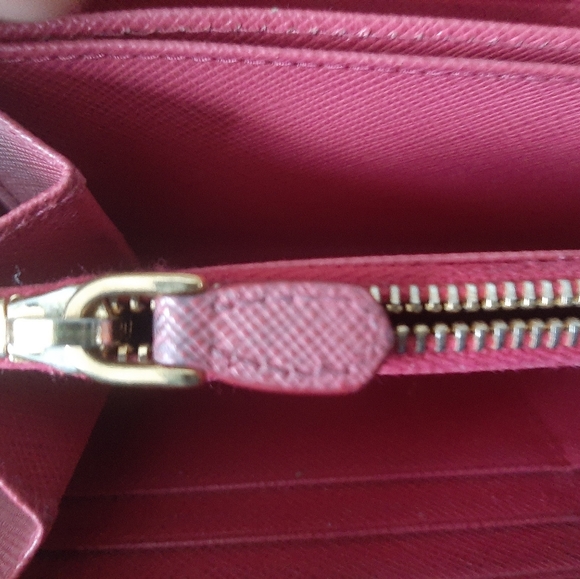Prada pink wallet - Picture 6 of 16